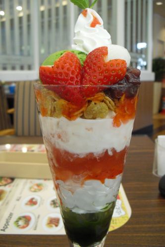 ジョナサン 『国産いちごと抹茶の和パフェ』