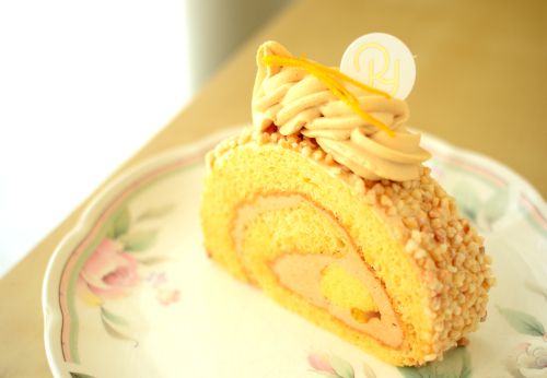 【リョウラ】待望のロールケーキの新作!ルーロオプラリネオランジュ