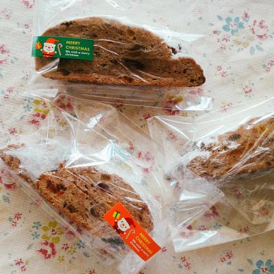 新作は、お菓子屋さんのシュトーレン!
