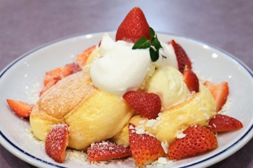 【自由が丘 】 FLIPPER'S フリッパーズ 自由ヶ丘店 奇跡のパンケーキ ホワイトチョコレートストロベリー