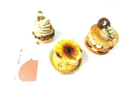 神降臨~ラムモンブラン・ココットブリュレシュー :306kcal
・栗のミルフィーユ@恵那川上屋