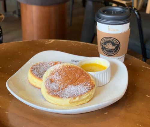 【韓国ソウル 弘大】 Angel-in-us Coffee 弘大駅店 スフレパンケーキ