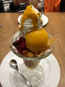 15年振りの再会&マンゴーパフェ。