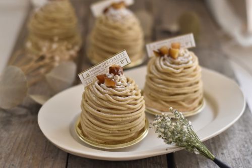 モンブランとタルトでケーキ屋さん気分