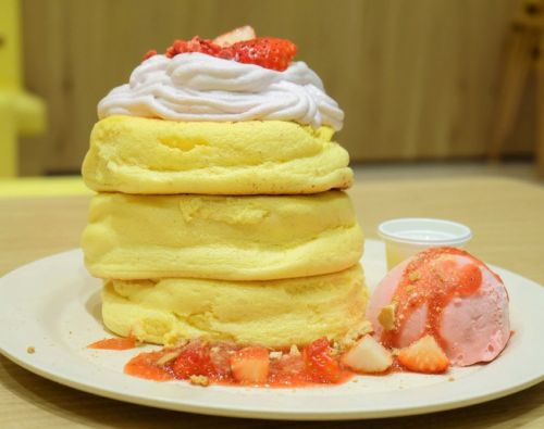 【お台場】ELK NEW YORK BRUNCH ダイバーシティ東京プラザ店 いちごのモンブランパンケーキ