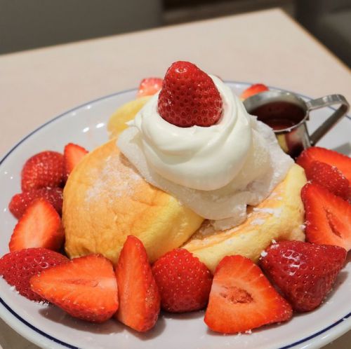 【渋谷】FLIPPER'S フリッパーズ渋谷店 奇跡のパンケーキ あまおうのふわもち包み