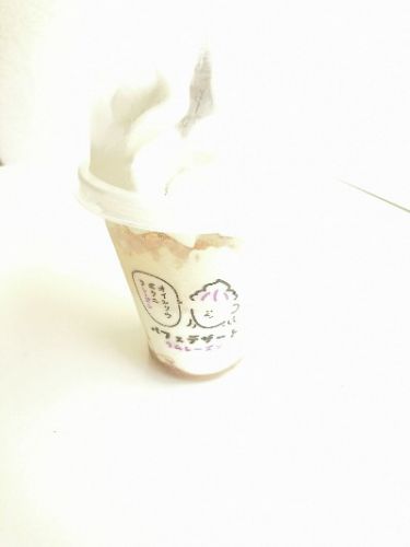 CHEESE WEEK 2018(チーズ好きのための)×RAM RAISIN LOVE(ラムレーズン党)・PARFAIT DEZERT(パフェデザート)~オイシソウ、ボクニクレーズン(ラムレーズン)&ストロベリーチーズケーキ味~