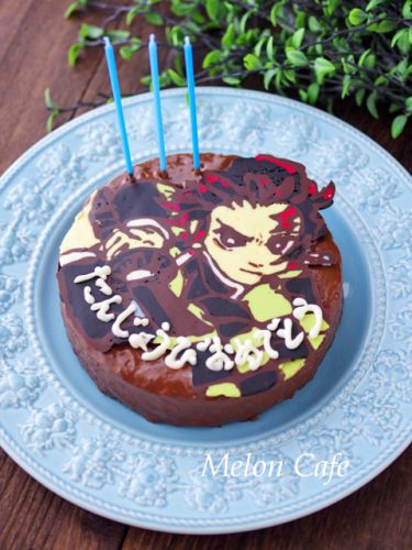 簡単おいしいチョコチップ入りココアケーキ☆誕生日キャラデコケーキ(鬼滅の刃、竈門炭治郎)