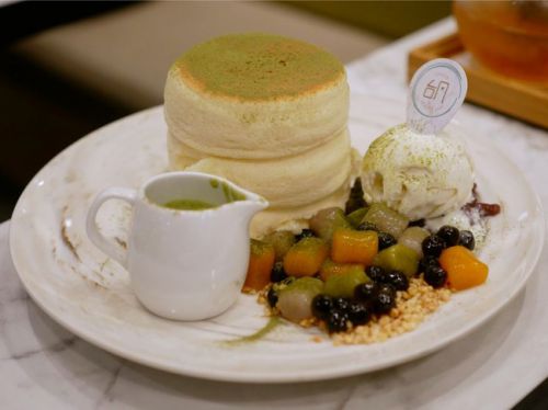 【シンガポール】 Typhoon Taiwanese Cafe タロスフレパンケーキ