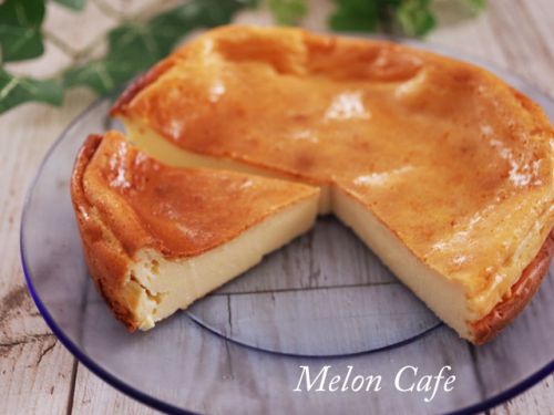 カッテージチーズでさっぱり爽やかチーズケーキ☆見た目では濃厚ぽいけど味は違っておもしろケーキ♪