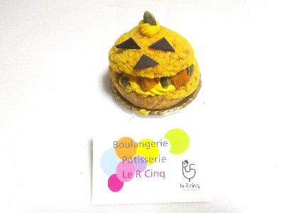 PUMPKIN LOVE(かぼちゃ愛)・パンプキン(かぼちゃのパイシュークリーム)@
LE R CINQ(ルエールサンク)