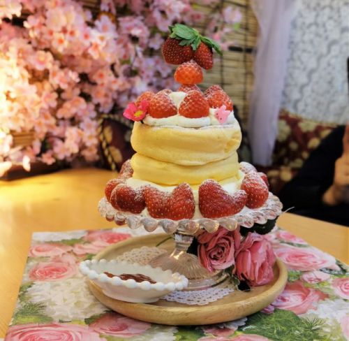 【浅草】浅草よろず茶屋444 パンケーキパフェいちごのお城