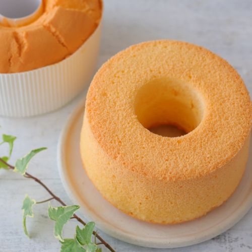 久々のシフォンケーキは紙の型で型出し楽々♪