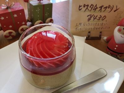 ピスタチオプリンの季節です