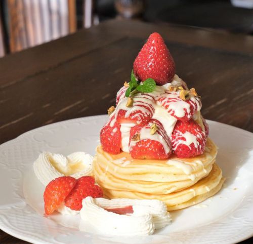 【篠崎】カフェアンジェ Cafe Ange ホワイト&ストロベリーパンケーキ