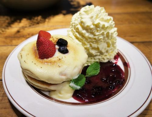 【東京 銀座】エッグスンシングス Eggs'n Things銀座店 クリームチーズのブリュレパンケーキ