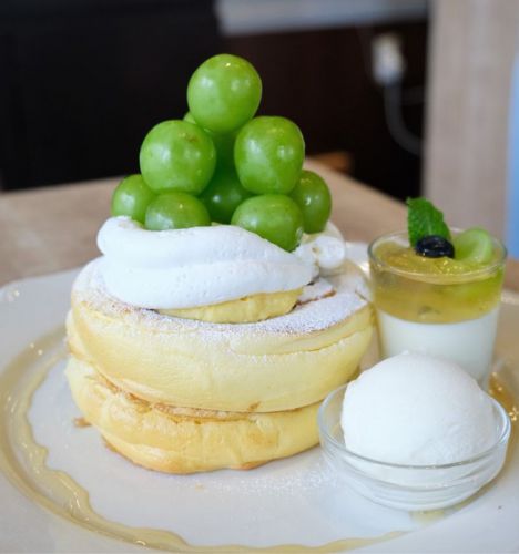 【神奈川 武蔵小杉】 3 STARS PANCAKE スリースターズパンケーキ キラキラ☆シャインマスカット
