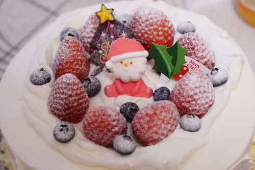 クリスマスケーキのご予約承ります♪
