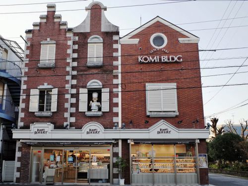 コミベーカリー(KOMI BAKERY)知寄町本店でケーキとかパンとか