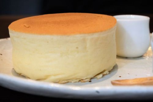 【横浜 センター北】 カフェサロン ソンジン SONJIN ホットケーキ(生クリーム添)