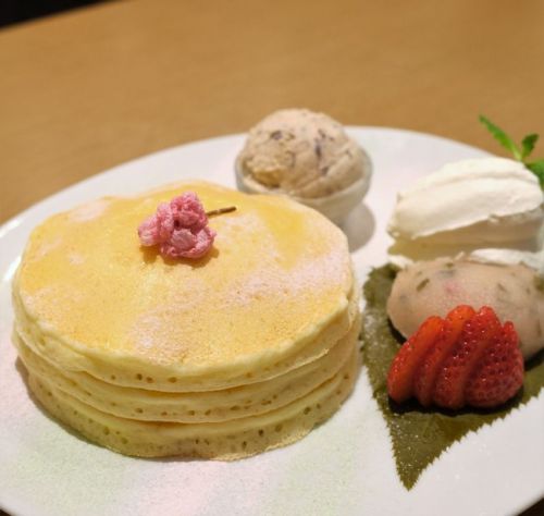 【東京 三軒茶屋】パンケーキママカフェVoiVoi 桜と塩生クリームのパンケーキ