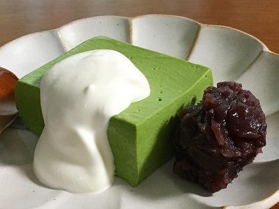 抹茶ババロアと黒糖レーズン食パン