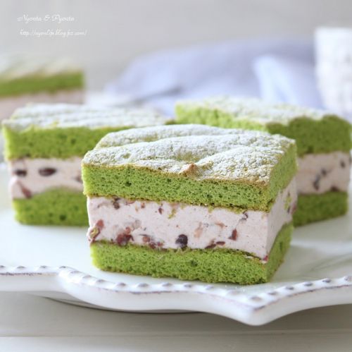 抹茶とあんこのビスキュイサンドケーキ