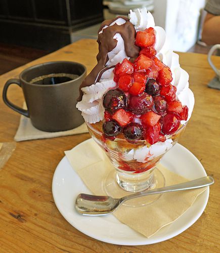 アルコイリスカフェ テイクアウトもできるカフェ シフォンケーキとパフェ 広島市安佐南区緑井