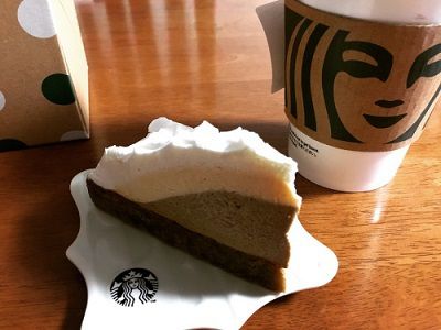 スタバ ほうじ茶&キャラメルのムースケーキ おでんと牛すじカレー