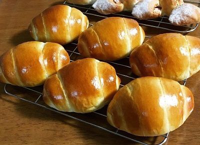 ポンパドウルのレーズンサンド バターロール♪