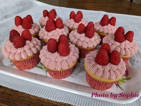 ラズベリーバタークリーム・カップケーキのレシピ