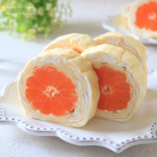 丸ごとみかんのクレープロールケーキ