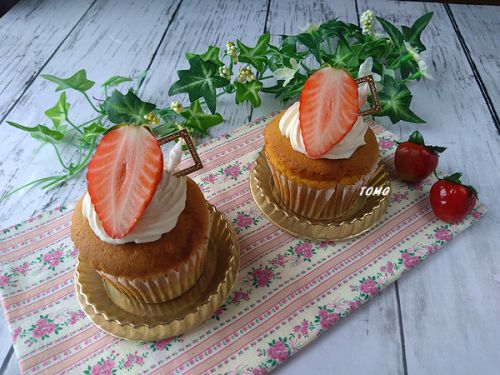 ひな祭りにも♪ふんわり米粉と米油のカップケーキ
