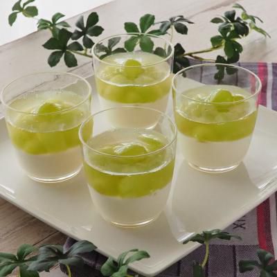 マスカットのカップスイーツと抹茶ボウル
