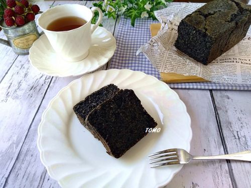 ヘルシーおやつ♪オートミールで!黒ゴマのオートミールケーキ