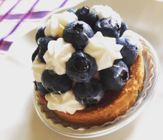 チェリーパイにブルーベリータルトありまーす
