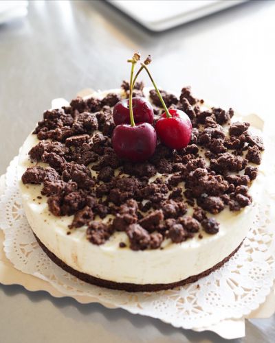 バナナとチェリーのレアチーズケーキ