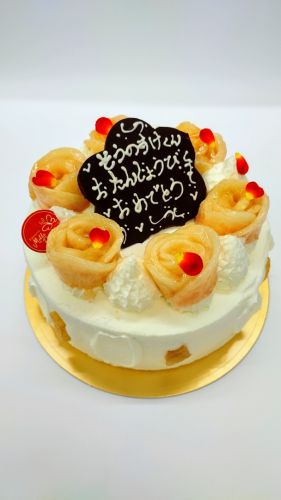生クリームデコレーション白桃(*´ω`*)