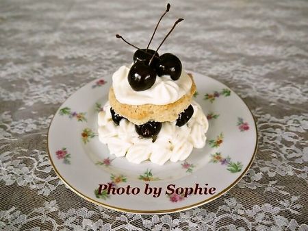 チェリーとホワイトチョコレートムースのショートケーキのレシピ