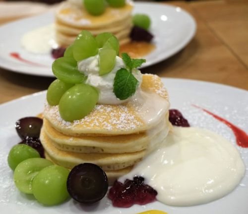 【東京 三軒茶屋】パンケーキママカフェVoiVoi ブドウとイチジクのパンケーキ