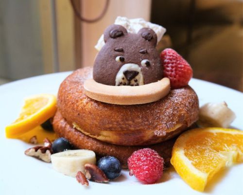 【福岡 天神】cafe&books bibliotheque クマくんのみかづきパンケーキ はちみつのレモンバニラソース