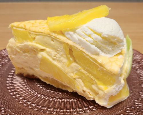 2022.8 ミルクレープの日 パイナップルとマンゴークリームのミルクレープ@カフェコムサ