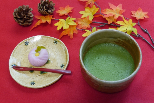 イルローザ「季節のマンマローザ 京抹茶」京都産茶葉を石臼で挽いた抹茶と生クリーム 徳島産牛乳入り餡!